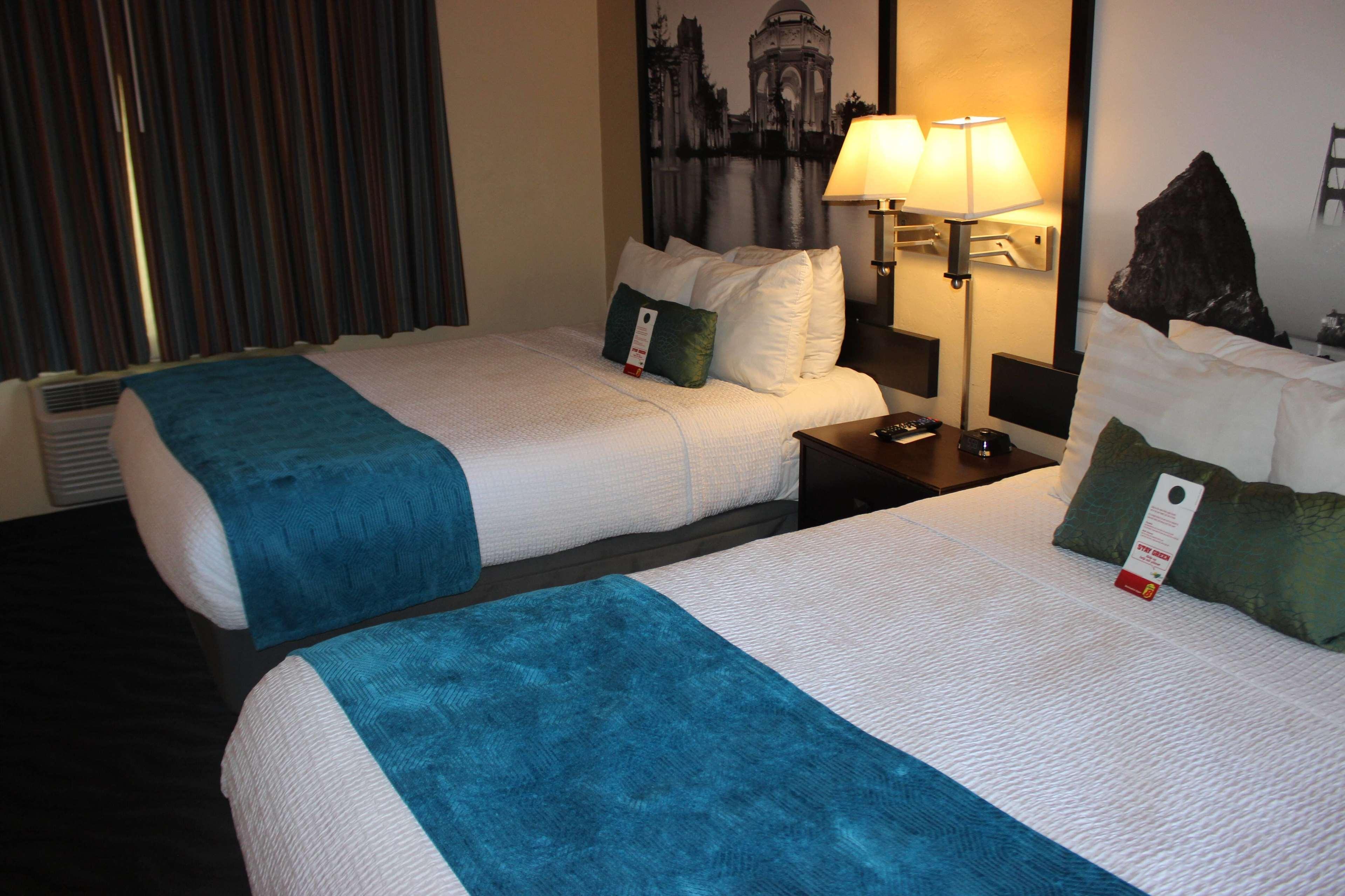 Super 8 By Wyndham Berkeley Motel Bagian luar foto